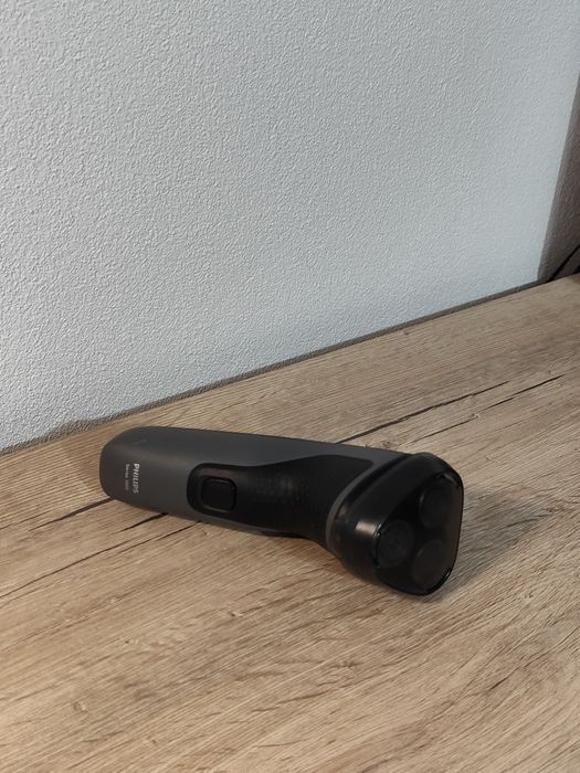 Mașină bărbierit Philips series 1000