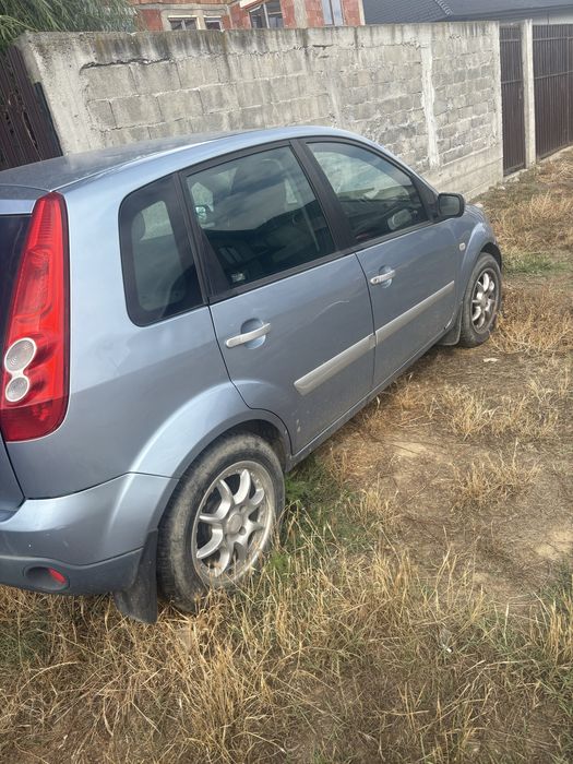 Vand Ford Fiesta 2007 in stare perfecta de functionare