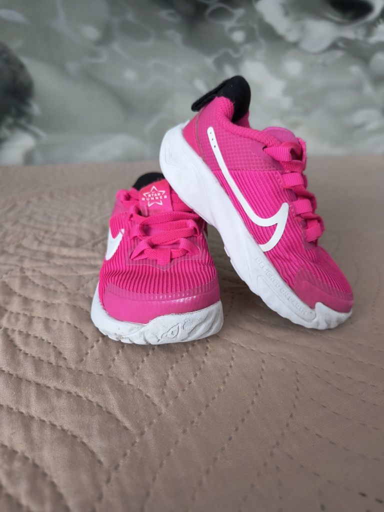 Маратонки за момиче Nike 22 размер