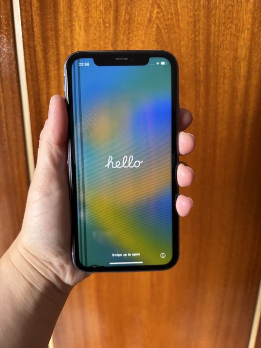 iPhone 11 с проблемен дисплей и микрофон