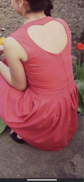 Къса рокля - циклама