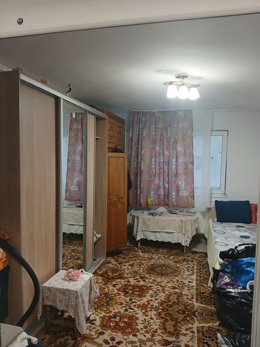 Inchirez garsoniera etajul 3