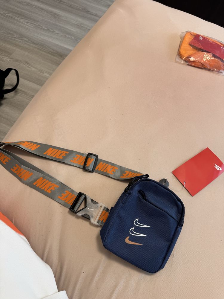 Nike Advance чантички
