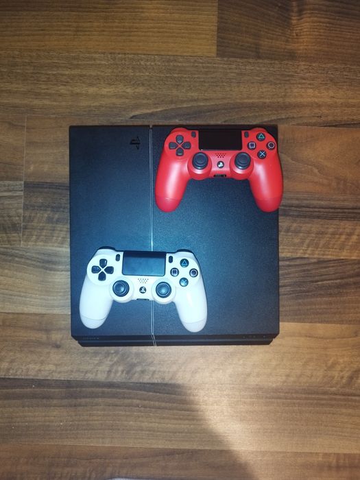 Vând PS 4 Slim 1 TB , preț ușor negociabil