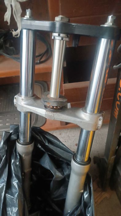 Piese Suzuki GSX-R 600 k1/k3,  far furca si radiator