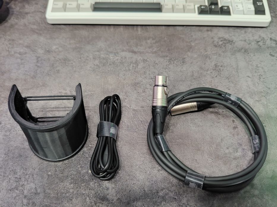 Микрофон со звуковой картой  Maono PD200X