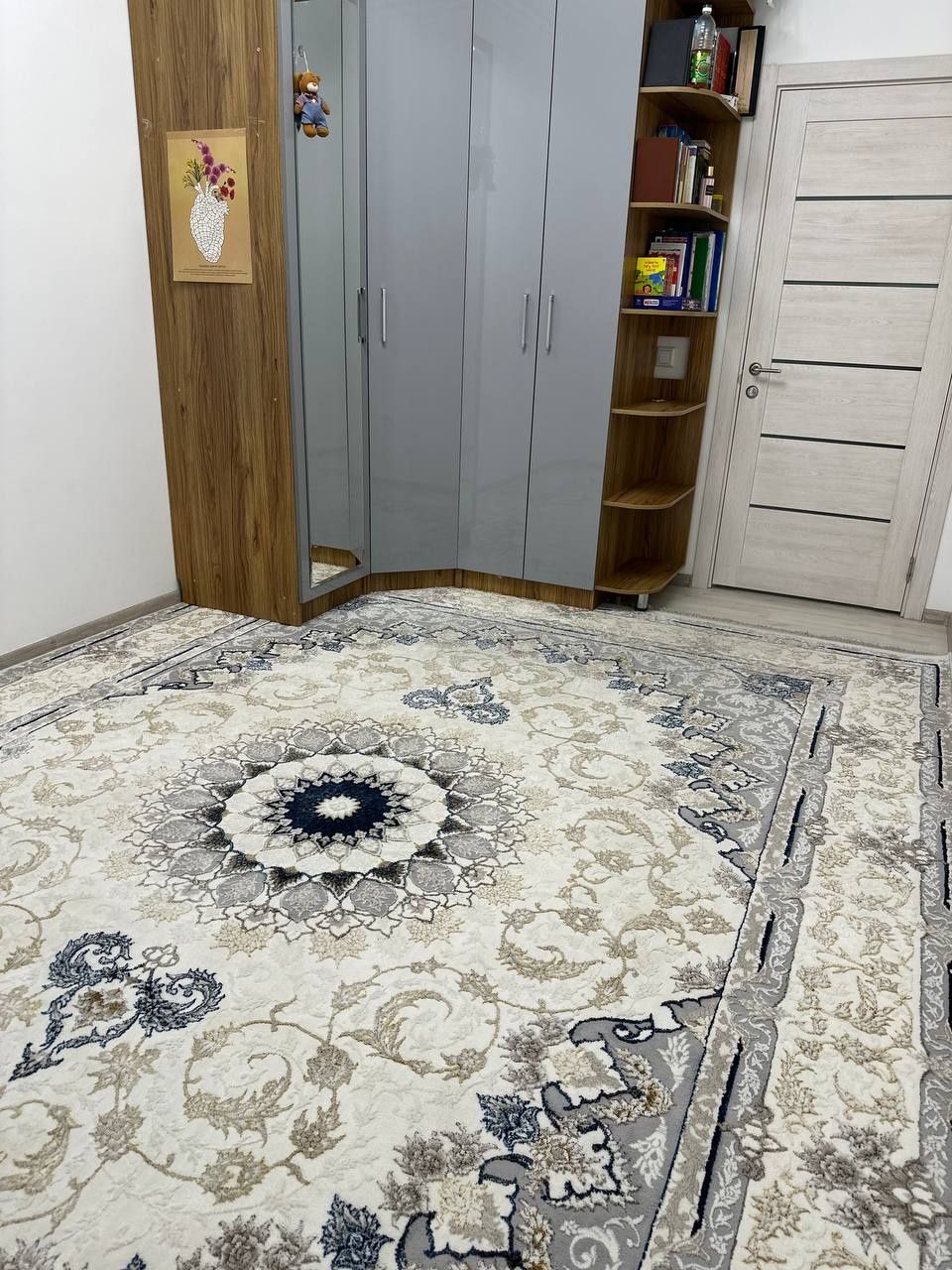 Sroshna !Yangi darxon 3 xonali uy sotiladi  uy ozimniki, bezmakler