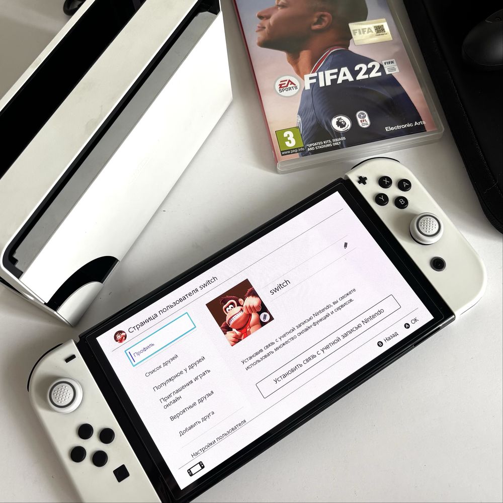 Nintendo Switch OLED в идеальном состоянии