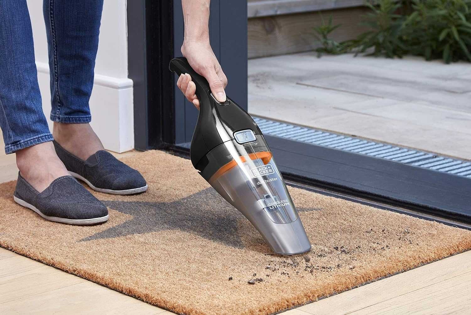 Black & Decker Dustbuster, Малка акумулаторна прахосмукачка, 3.6V