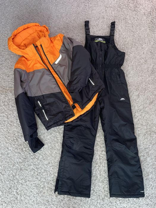 Ски екипировка , яке и гащеризон 7-8