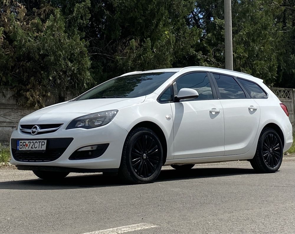 Opel Astra J Sports Tourer