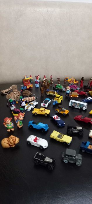 Kinder Ferrero, figurine perioada 90'