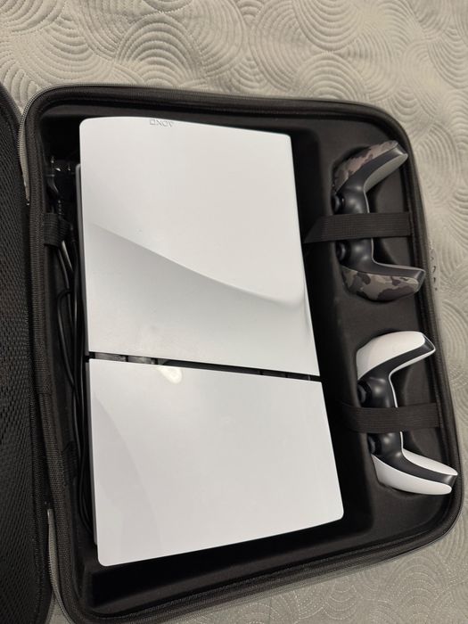 Продаю PS5 1TB, коробка, доки, чехол, зарядная станция, полный фарш