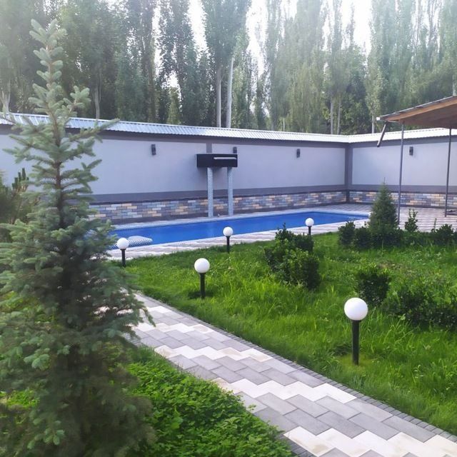 Октошда дала ховли дача сотилади...