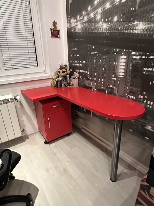 Бюро и 2 броя шкафове