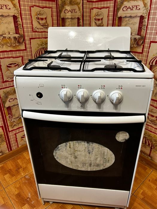 Продам газовую плиту б/у. Самовывоз.