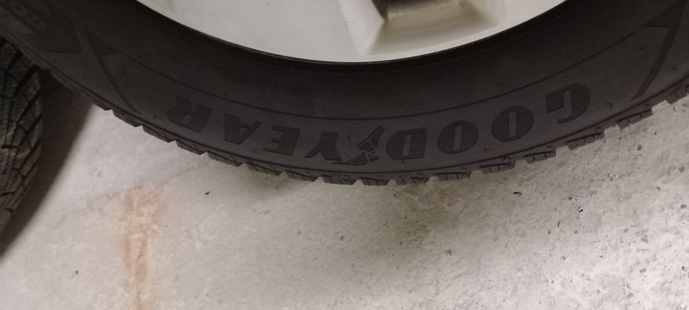 Vand Jante Astra J-K cu anvelope de iarna 205/60/16