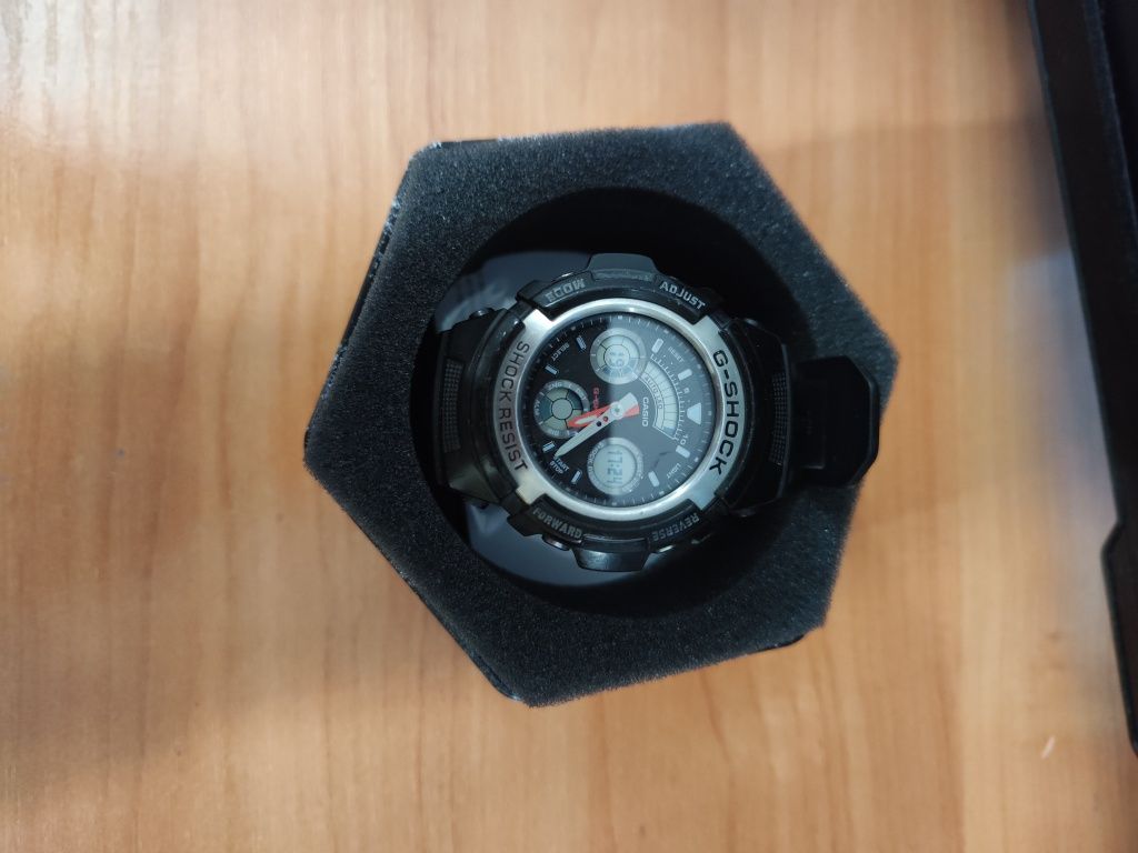 Часовник G shock