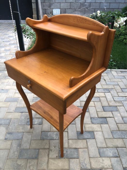 Трюмо для гостиной или комнаты