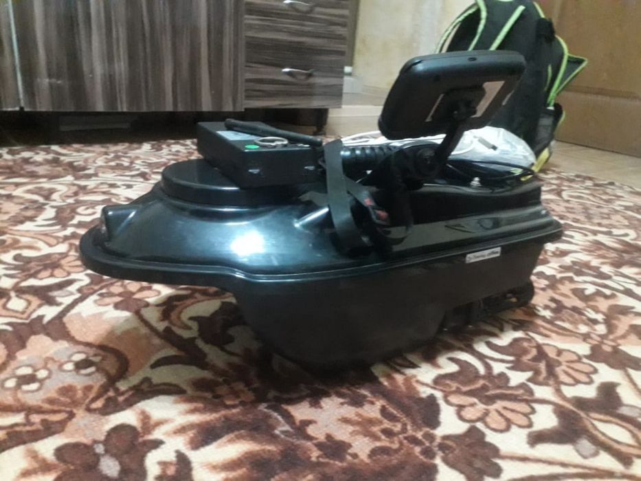 Продам кораблик для кормления рыб