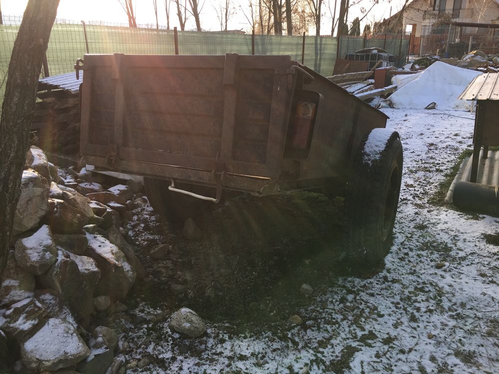 Vand remorca pentru tractor.