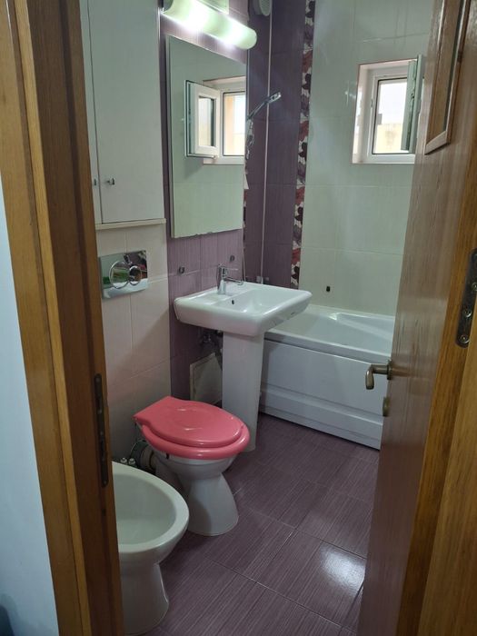 Apartament 4 camere, decomandat, Trivale-2 locuri de parcare+boxă