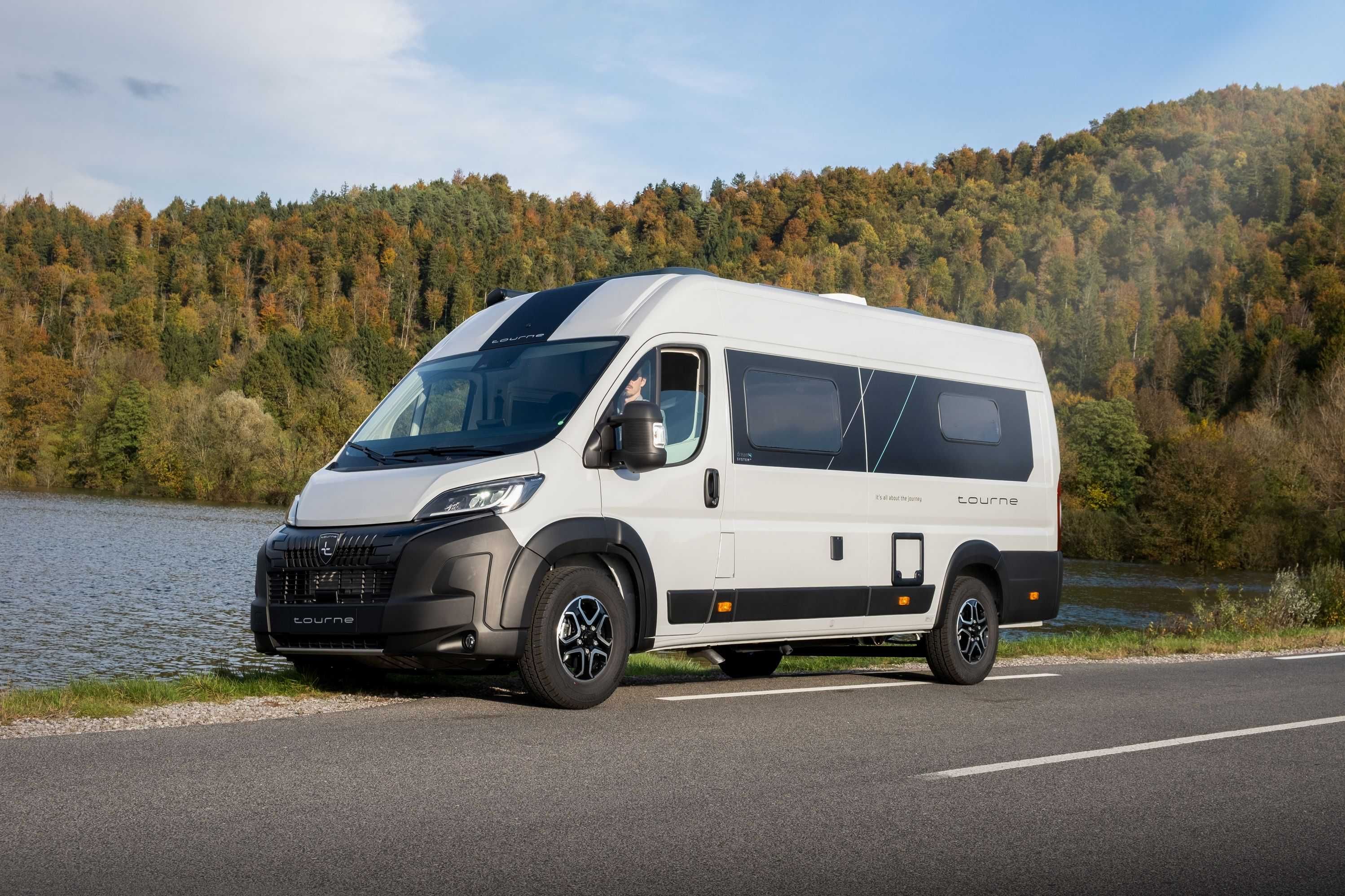 Autorulota (Campervan) TOURNE Peugeot Boxer, automat/manual, stoc noua