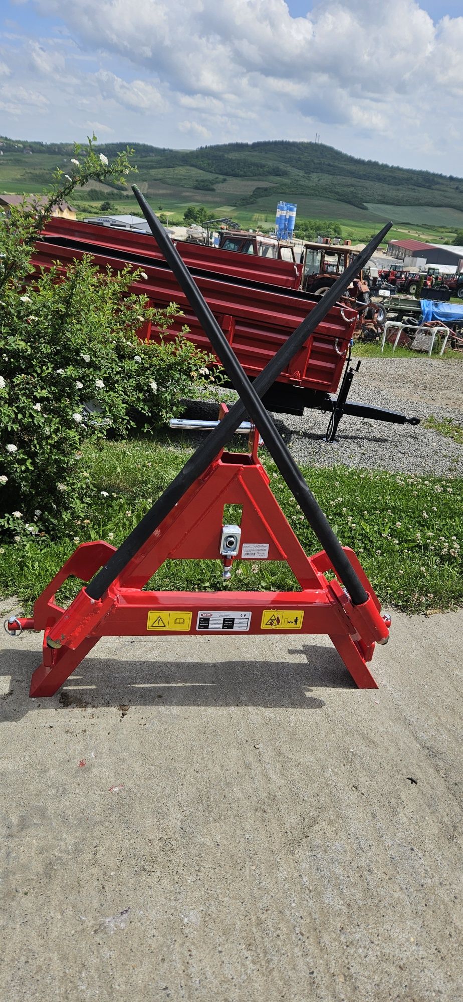 Furca în tiranti pentru baloti