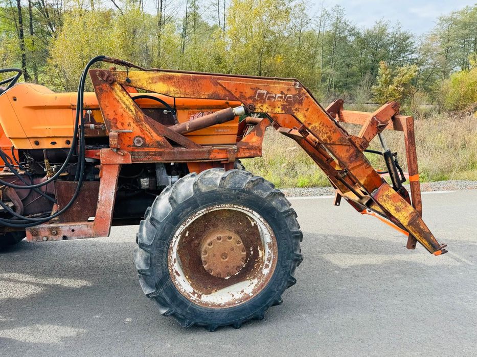 Încarcator Frontal Tractor Fiat în 4 cilindri Recent Adus