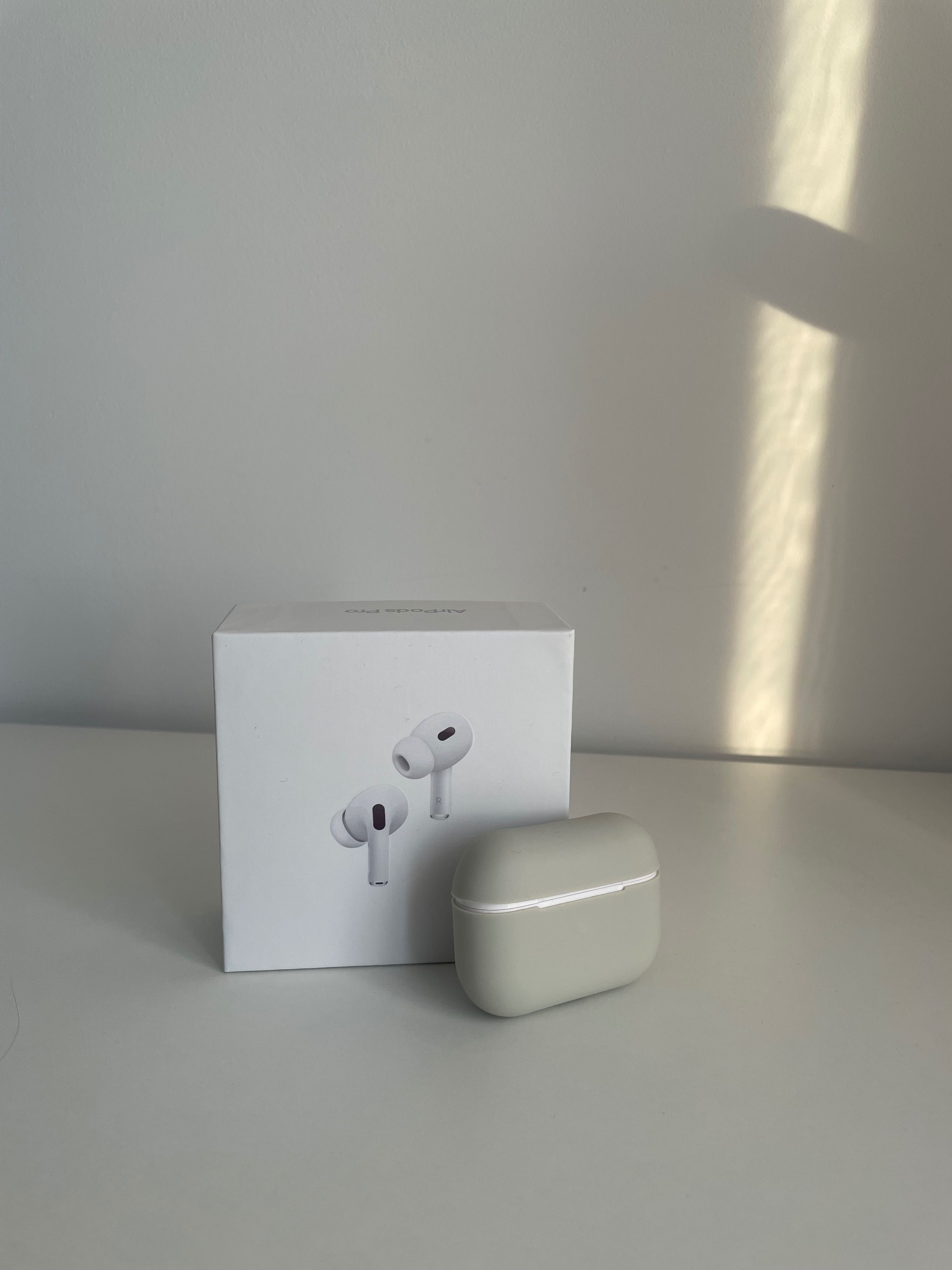 AirPods Pro - 2nd gen + подарък