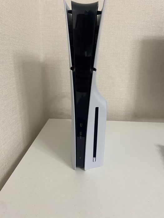 PlayStation 5 Slim в идельном состоянии