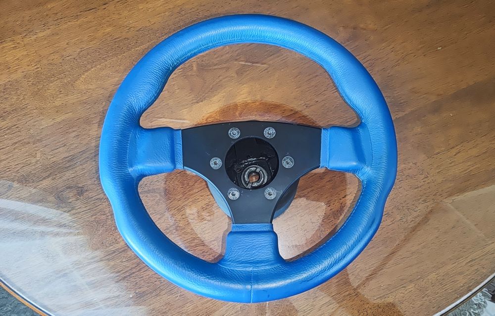 Руль кожаный ,,спортивный,,