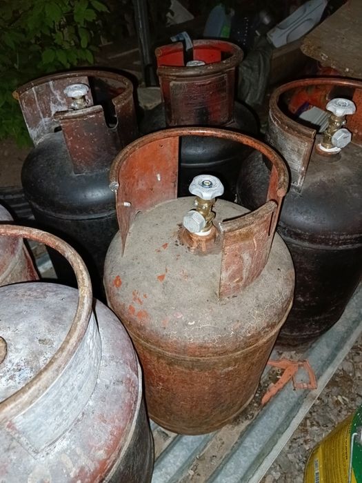 Домашний газбаллон с вентилем и газом