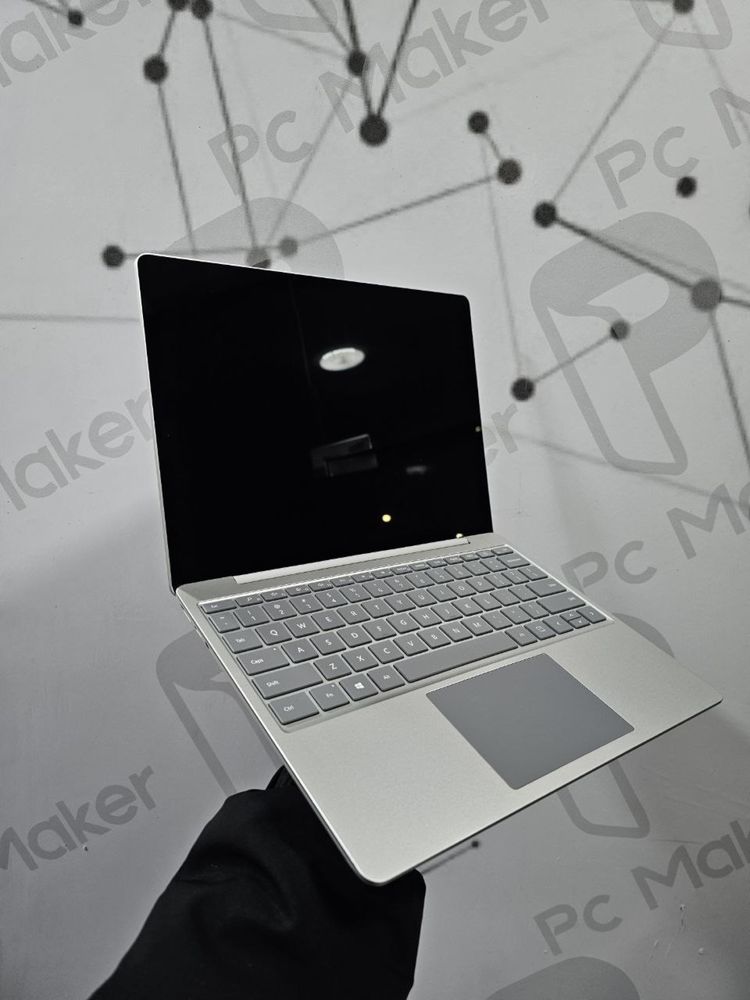Microsoft Surface Go