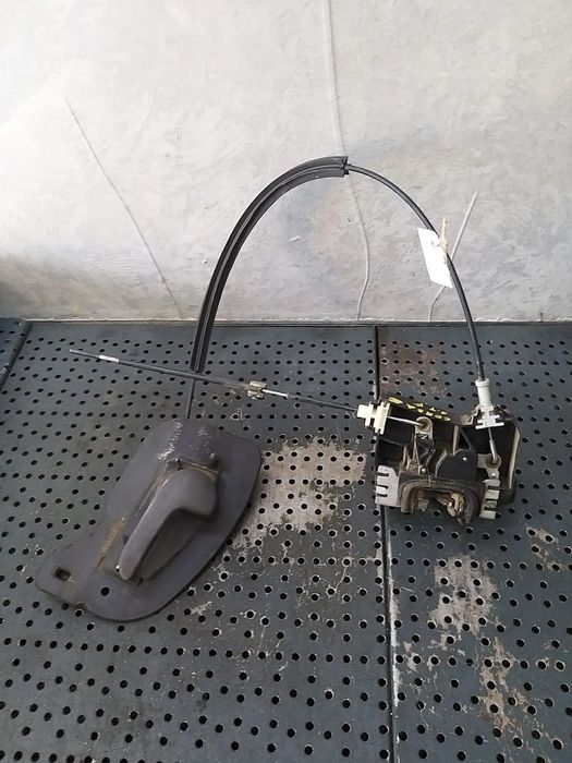 Broasca usa stanga fata cu maner interior opel corsa c x01