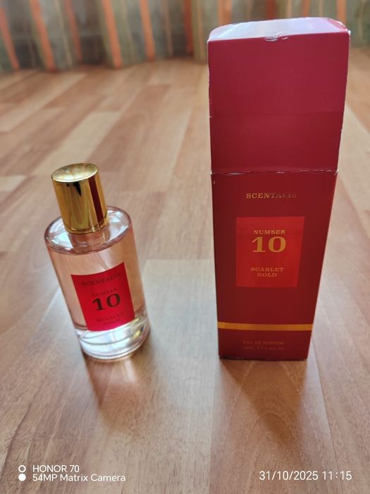 Vand parfum pentru femei