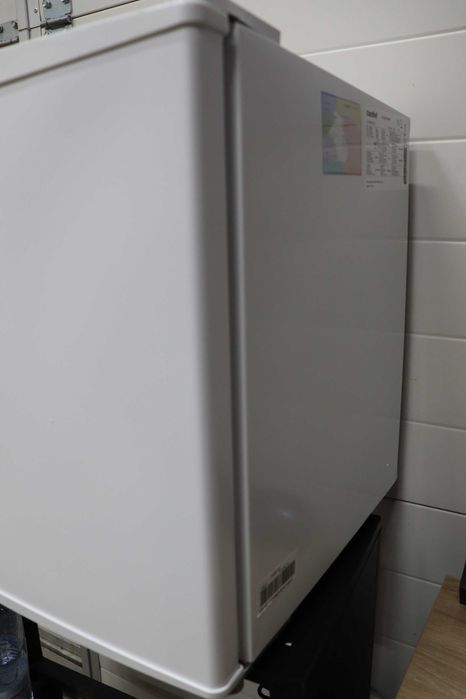 Comfee Свободностоящ, RCU40WH2 Мини Фризер, 31л, лек козметичен дефект