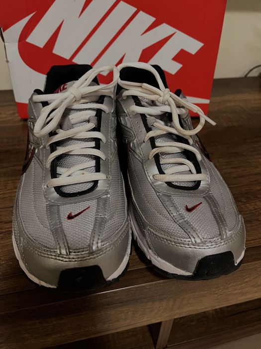 Nike Initiator.