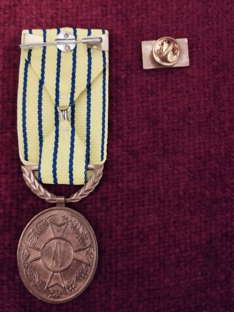 Medalie insigna militara