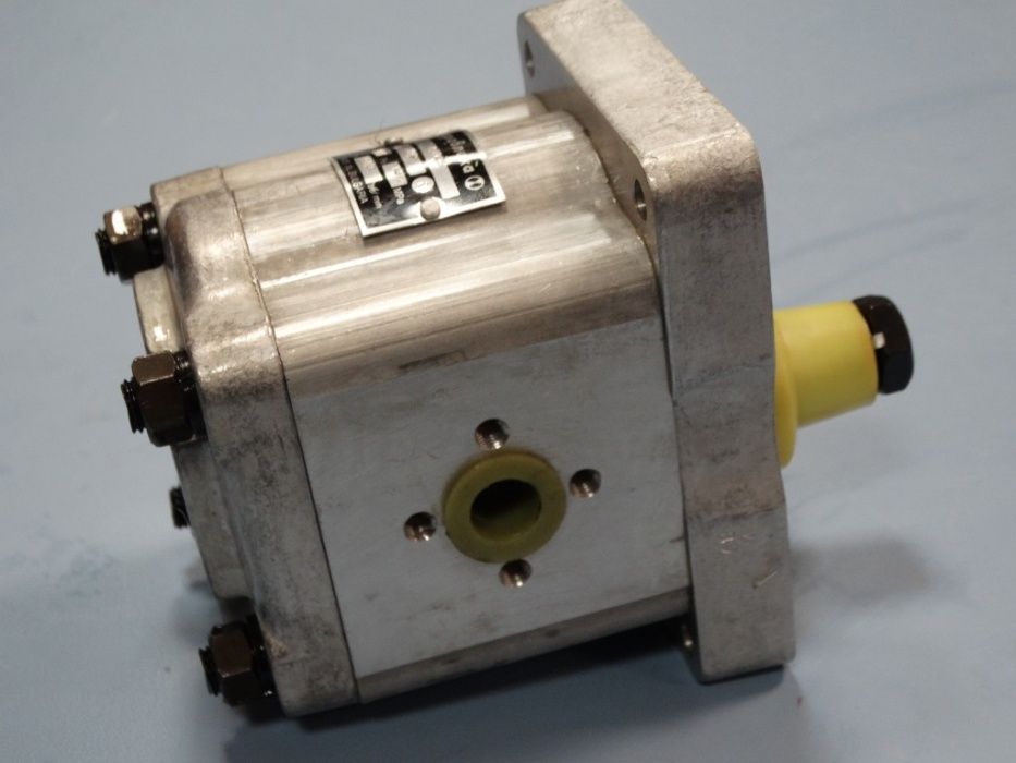 Хидравлична помпа C42X