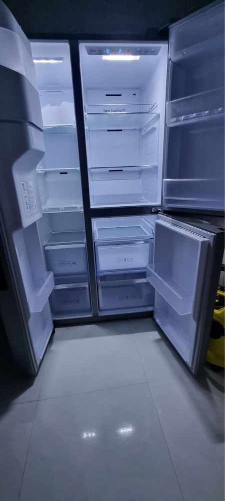 Хладилник SAMSUNG