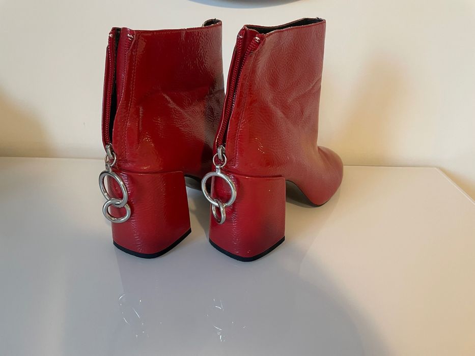 Зара боти, Zara боти