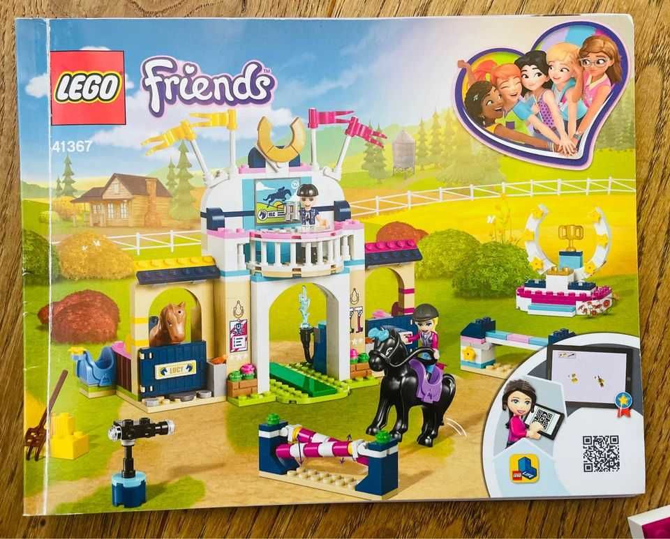 Lego Friends - Sariturile cu calul lui Stephanie 41367