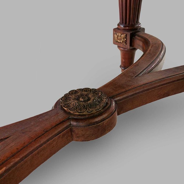 Трапезна дъбова маса с интарзия и фини метални орнаменти