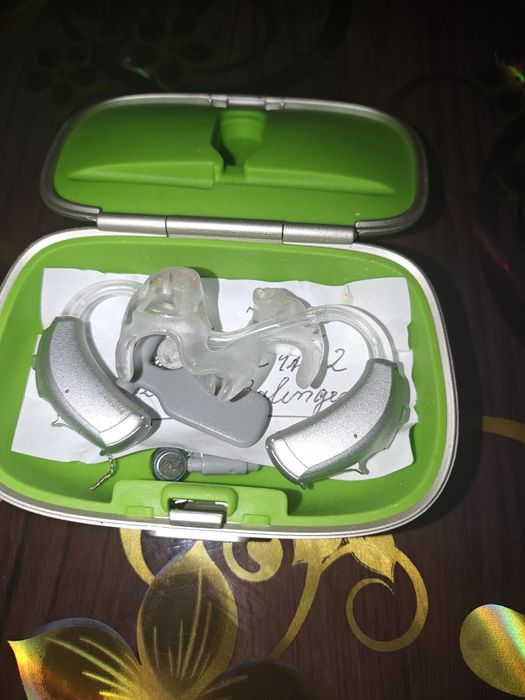 Vând aparat auditiv Phonak