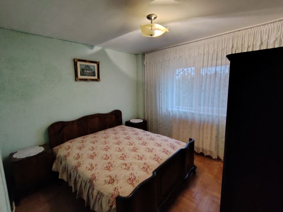 Închiriez apartament cu 3 camere decomandate zona Gării
