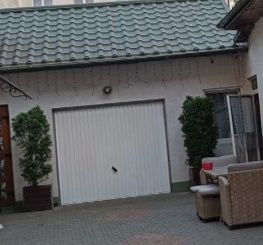 Ușa de garaj de vânzare