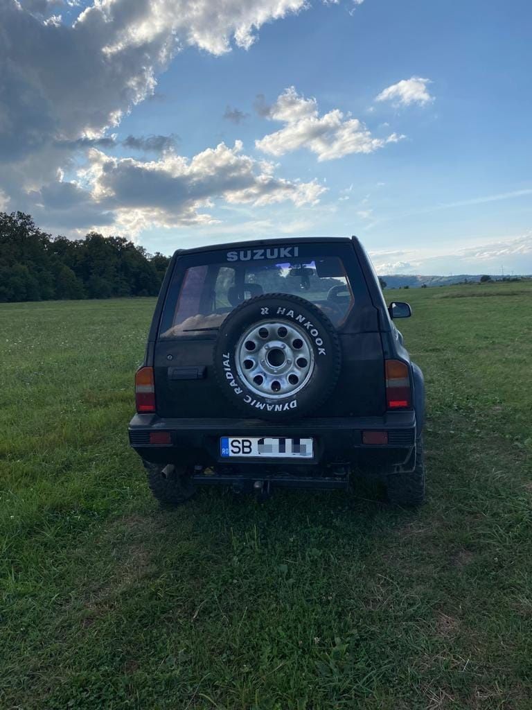 Vând Suzuki Vitara 1.6