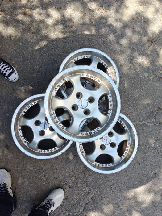 Jante auto R 16 in 4 perzoane
