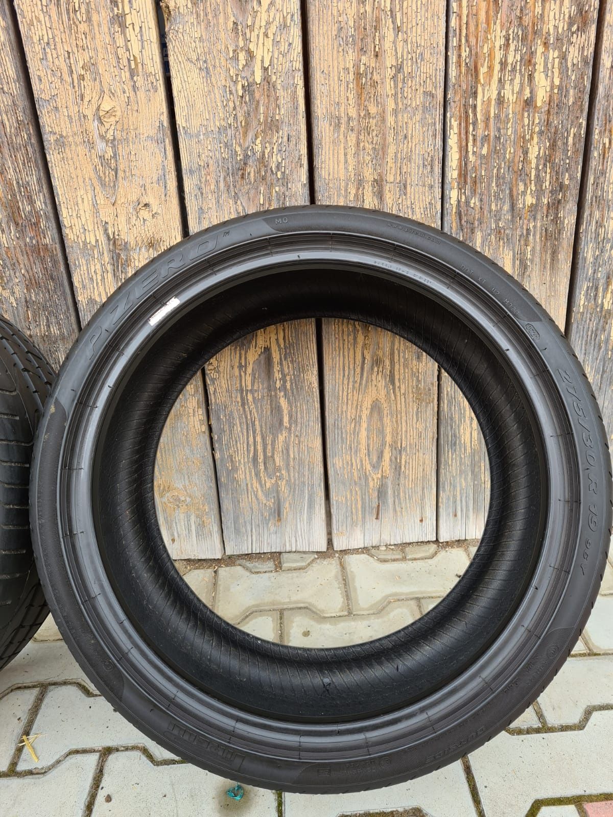 Pirelli 275 35 19